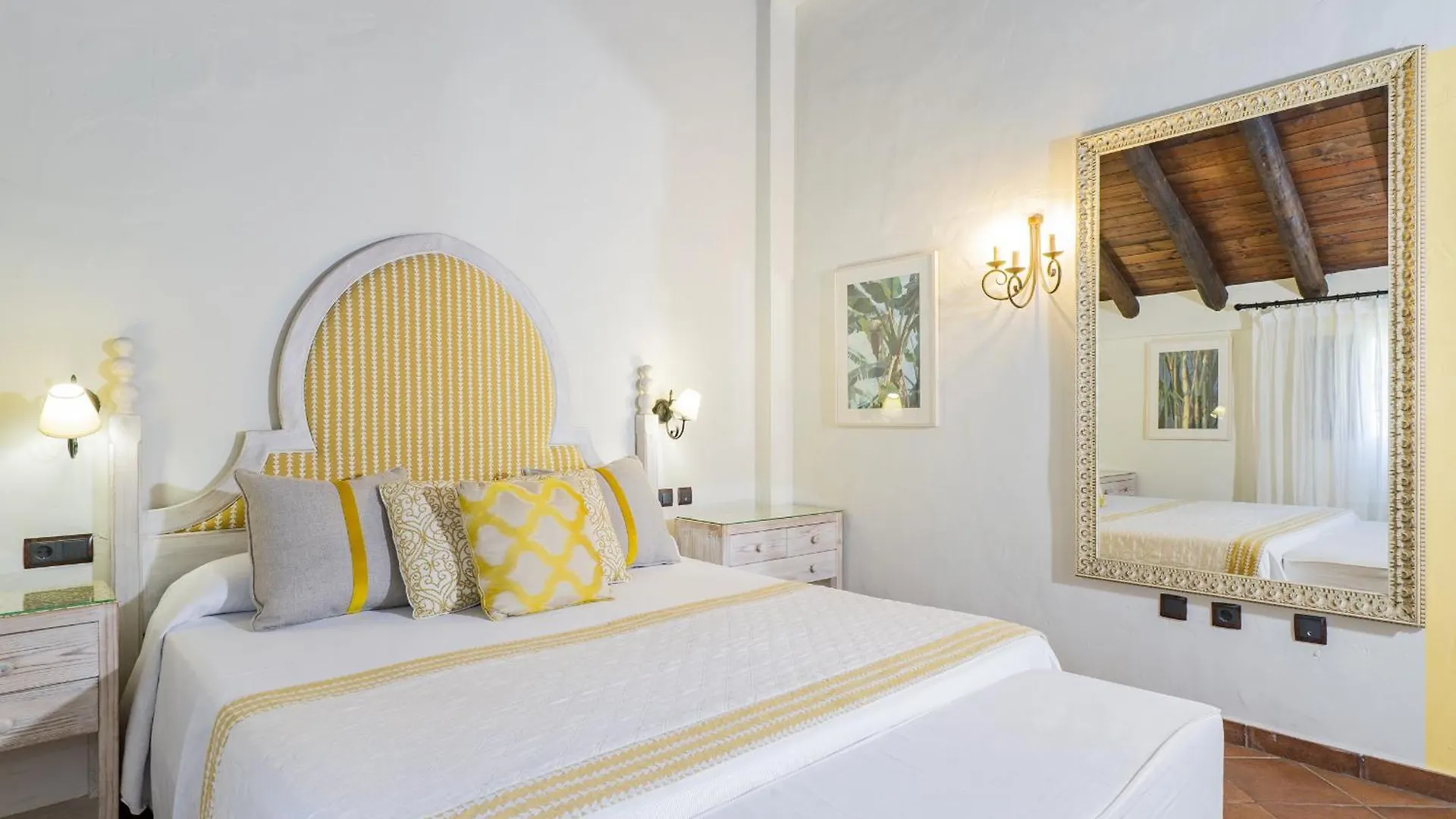 Cubo'S Hotel Cortijo San Antonio Casarabonela
